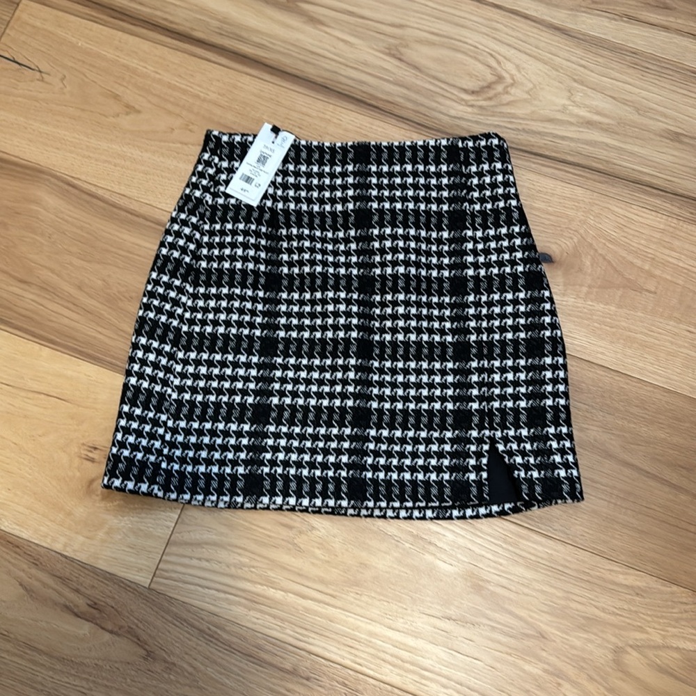 NWT Daphne Houndstooth Mini Skirt - Picture 5 of 8